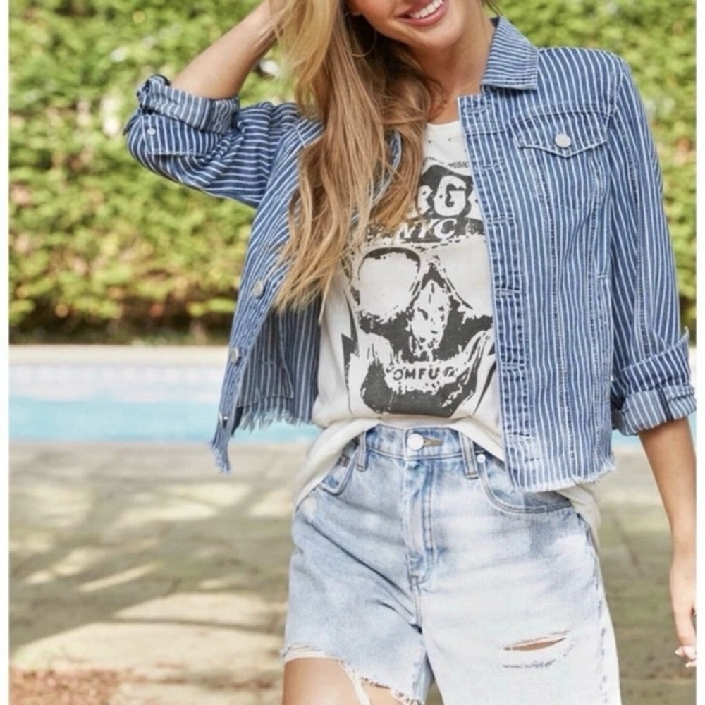 BlankNYC Denim Jacket Striped Cropped Raw Hem Light Wash Fitted Chic XS